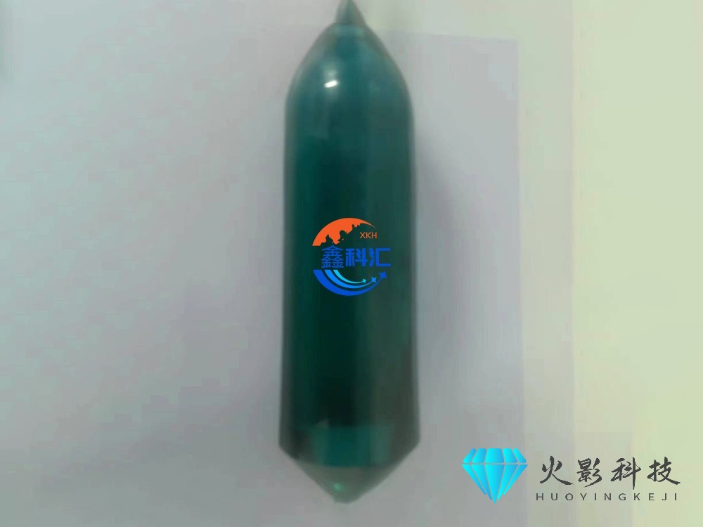 1724557301905562 yag晶棒